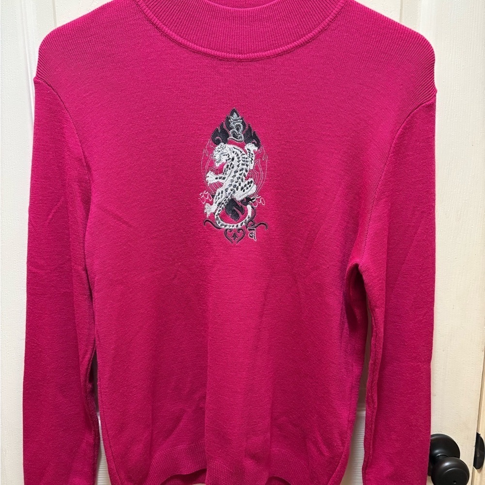 Bogner Virgin Wool Embroidered Dragon Crest Sweater – Fuchsia Pink – Size M - Picture 2 of 15